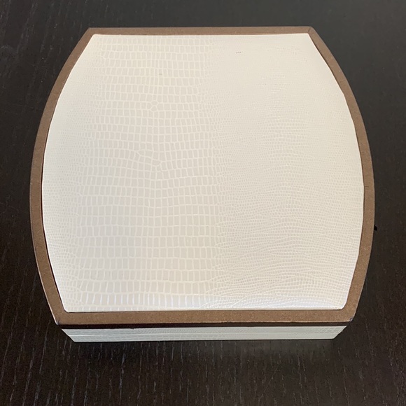 Three string purple fresh water pearl set. - Picture 9 of 11